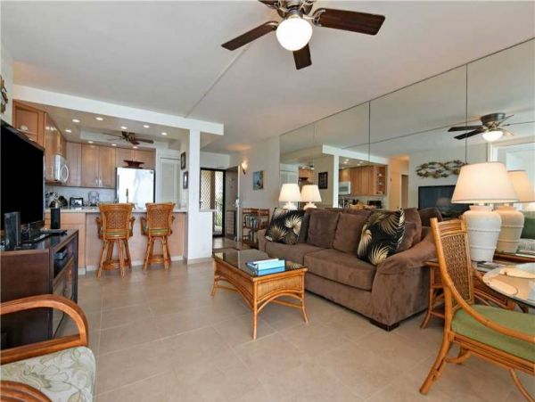 Two Bedroom Condo in Kahala on Beach Great Ocean Views