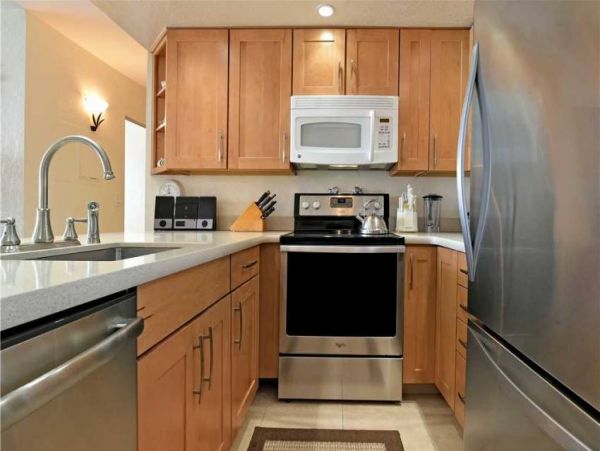 Two Bedroom Condo in Kahala on Beach Great Ocean Views