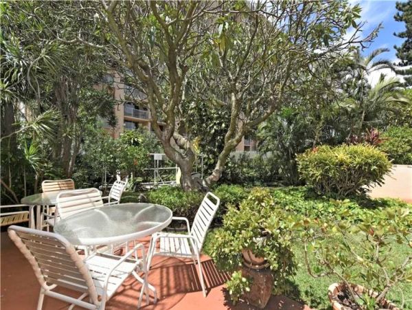 Two Bedroom Condo in Kahala on Beach Great Ocean Views