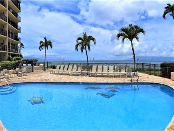 Two Bedroom Condo in Kahala on Beach Great Ocean Views
