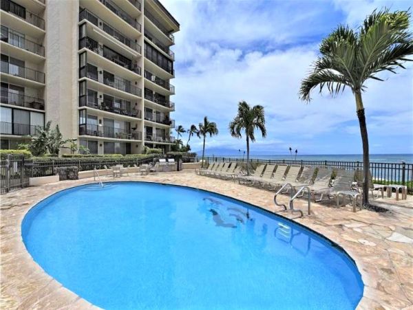 Two Bedroom Condo in Kahala on Beach Great Ocean Views