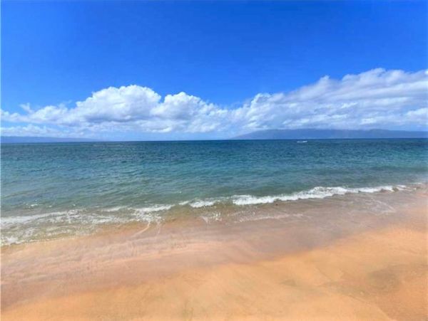 Two Bedroom Condo in Kahala on Beach Great Ocean Views