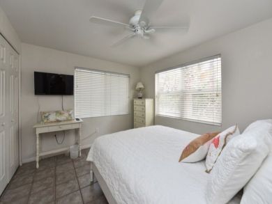 Holmes Beach 3 Bedroom Vacation Rental Home with Shared Pool