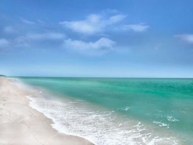 Holmes Beach 3 Bedroom Vacation Rental Home with Shared Pool