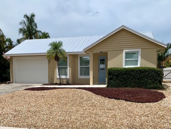 Lovely Two Bedroom Home Ground Level
