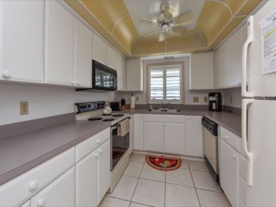 Holmes Beach 2 bedroom Condo Sleeps 4 with Communal Pool Holmes Beach 2 bedroom Condo Sleeps 4 with Communal Pool