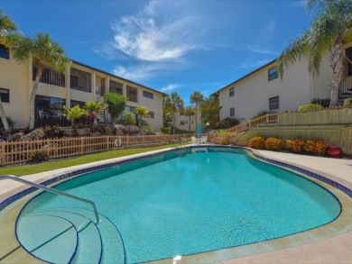 Holmes Beach 2 bedroom Condo Sleeps 4 with Communal Pool Holmes Beach 2 bedroom Condo Sleeps 4 with Communal Pool