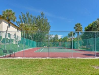 Holmes Beach 2 bedroom Condo Sleeps 4 with Communal Pool Holmes Beach 2 bedroom Condo Sleeps 4 with Communal Pool