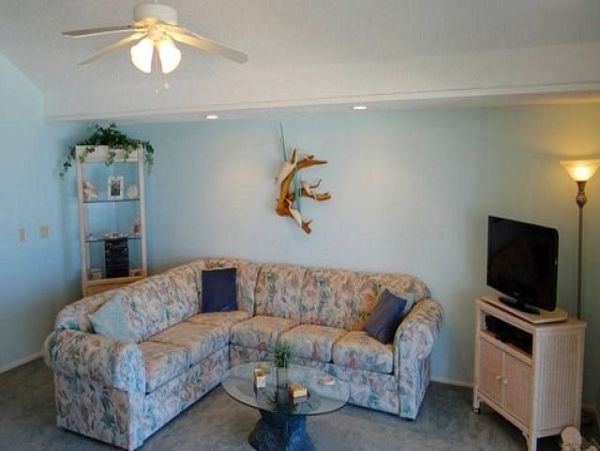Gulf Front Two Bedroom Vacation Condo in Holmes Beach