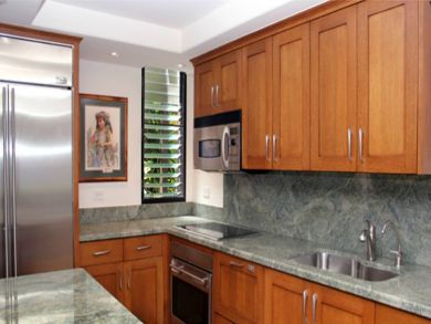 Fully upgraded contemporary kitchen with granite countertops