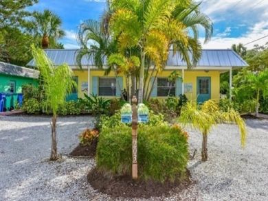 Holmes Beach Cute Cottage Style 75 Yards from Beach Holmes Beach Cute Cottage Style 75 Yards from Beach