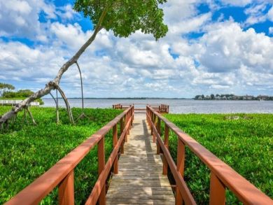 Bradenton Beach 3 Bedroom Vacation Condo Sleeps Eight Guests