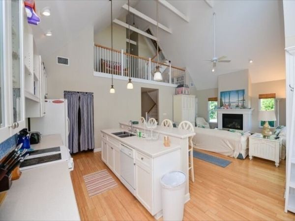 Three Bedroom Pool Home in Holmes Beach Sleeps Eight Guests