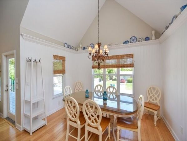 Three Bedroom Pool Home in Holmes Beach Sleeps Eight Guests