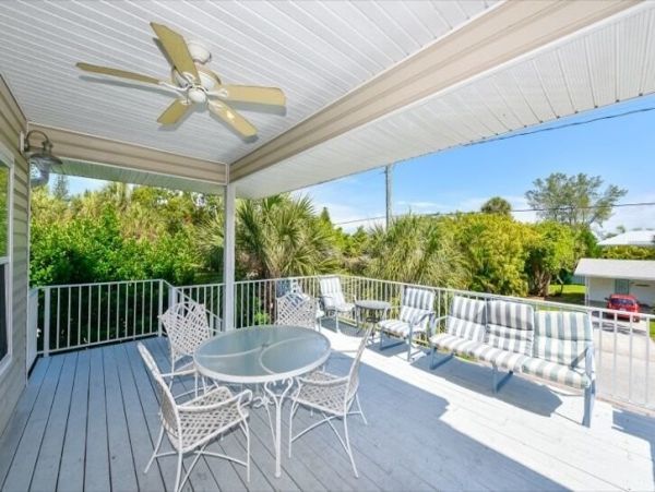 Three Bedroom Pool Home in Holmes Beach Sleeps Eight Guests
