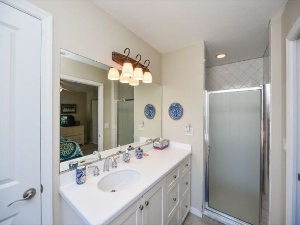 Three Bedroom Pool Home in Holmes Beach Sleeps Eight Guests