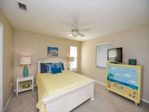 Three Bedroom Pool Home in Holmes Beach Sleeps Eight Guests