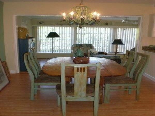 COZY COTTAGE FOR 4!  WALK TO THE BEACH!