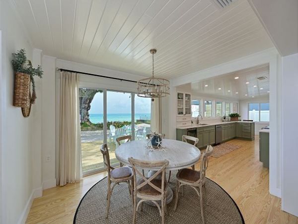 Bay Beach Front Home in Anna Maria 400ft Private Beach