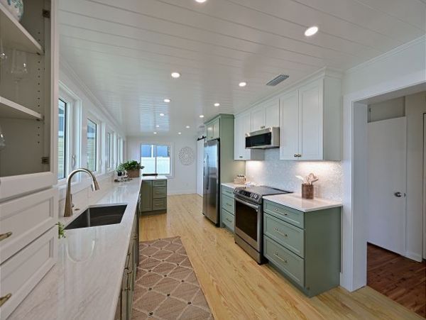 Bay Beach Front Home in Anna Maria 400ft Private Beach