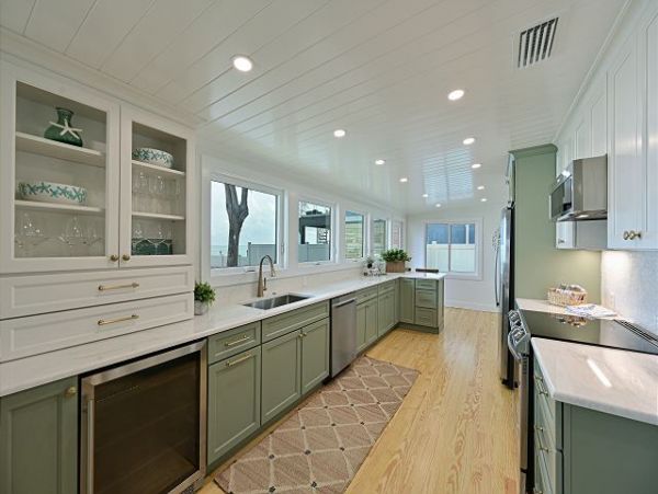 Bay Beach Front Home in Anna Maria 400ft Private Beach
