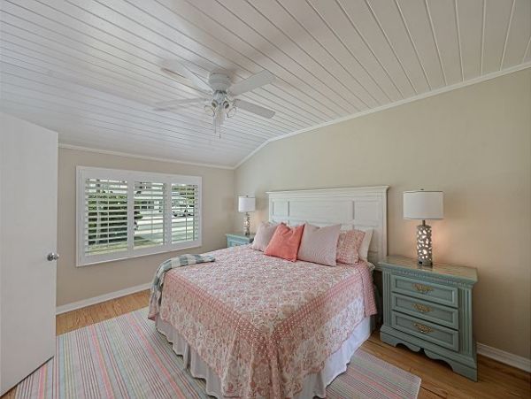 Bay Beach Front Home in Anna Maria 400ft Private Beach