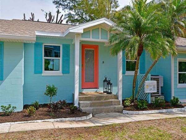 Bay Beach Front Home in Anna Maria 400ft Private Beach