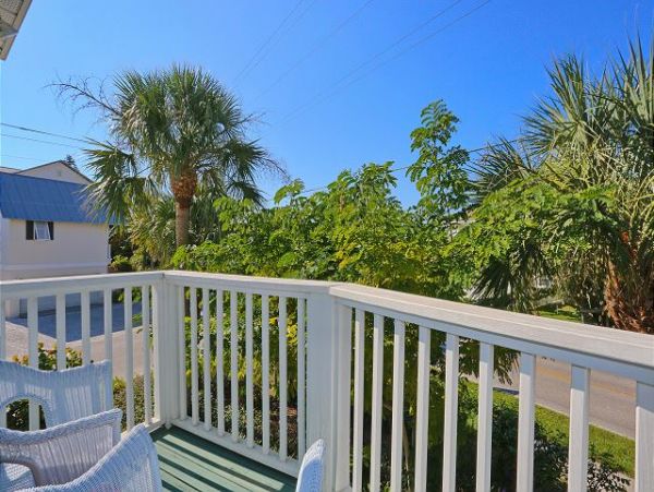Holmes Beach Three Bedroom Accommodation