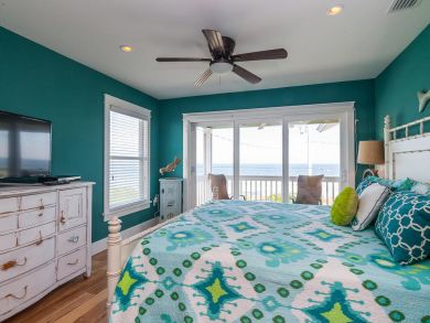 Luxury Rental Right Across the Street from the Beach