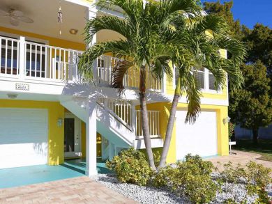 Anna Maria Four Bedroom Vacation Home Sleeps 8 Walk to Beach