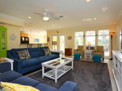 Anna Maria Four Bedroom Vacation Home Sleeps 8 Walk to Beach