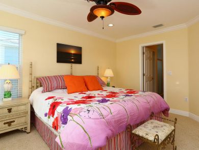 Anna Maria Four Bedroom Vacation Home Sleeps 8 Walk to Beach