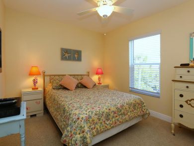 Anna Maria Four Bedroom Vacation Home Sleeps 8 Walk to Beach
