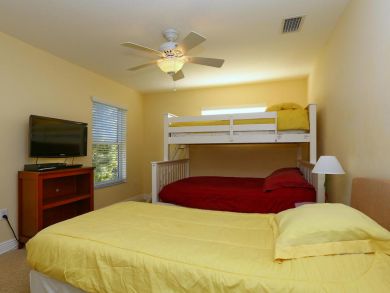 Anna Maria Four Bedroom Vacation Home Sleeps 8 Walk to Beach