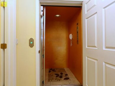 Anna Maria Four Bedroom Vacation Home Sleeps 8 Walk to Beach