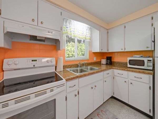 Beach Vacation Home in Anna Maria with Pool Walk To Beach