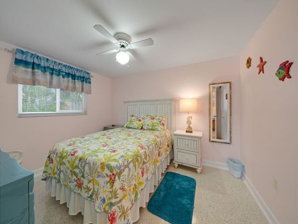 Beach Vacation Home in Anna Maria with Pool Walk To Beach
