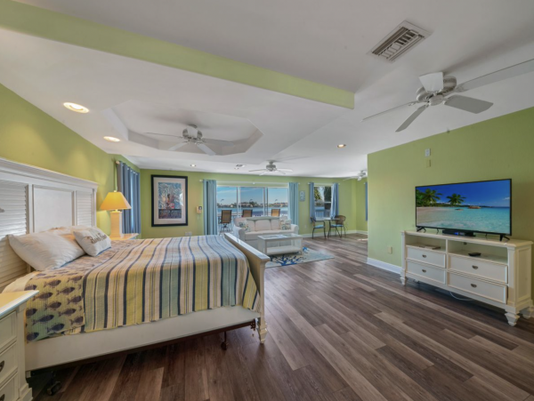 Anna Maria Bay Four Bedroom Water View Vacation Home
