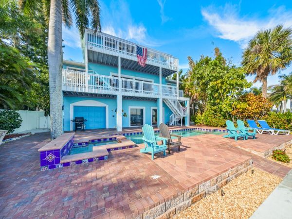 Anna Maria Bay Four Bedroom Water View Vacation Home