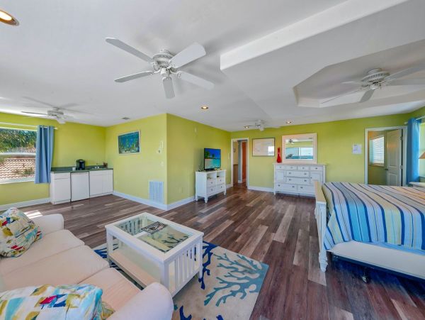 Anna Maria Bay Four Bedroom Water View Vacation Home