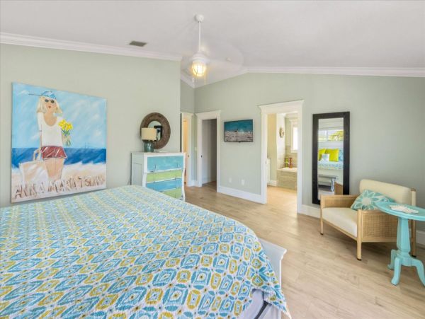 Island Luxe Retreat - Spacious Elegance Anna Maria Stroll Over to Beach