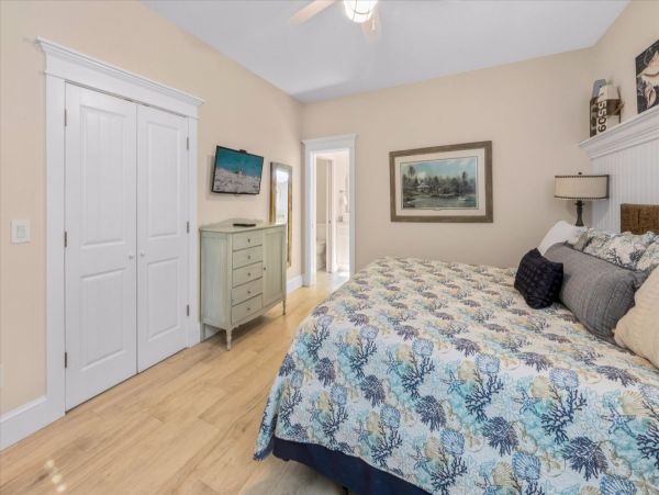 Island Luxe Retreat - Spacious Elegance Anna Maria Stroll Over to Beach