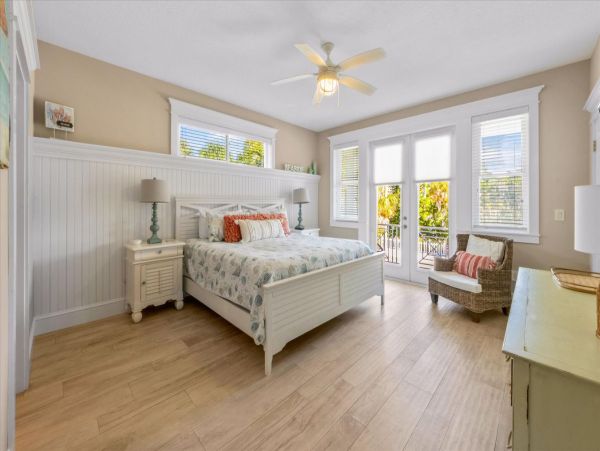 Island Luxe Retreat - Spacious Elegance Anna Maria Stroll Over to Beach