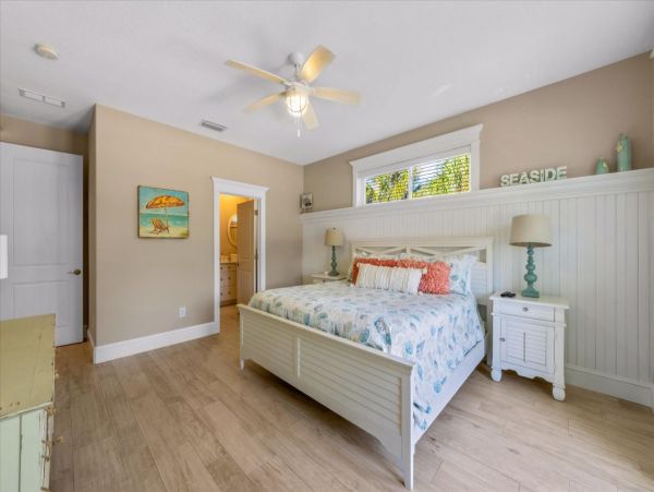 Island Luxe Retreat - Spacious Elegance Anna Maria Stroll Over to Beach