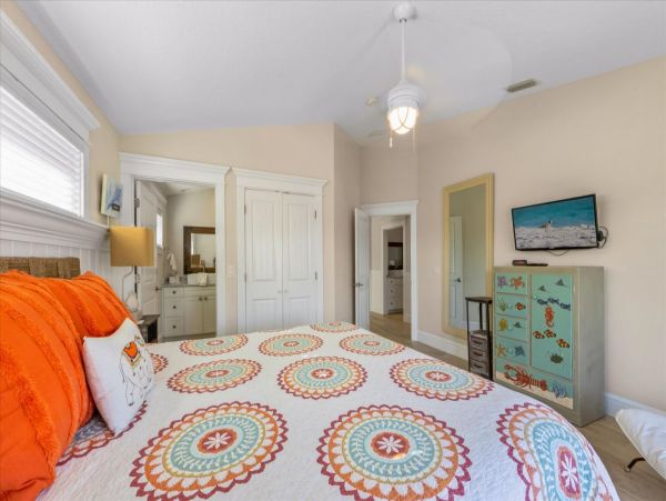 Island Luxe Retreat - Spacious Elegance Anna Maria Stroll Over to Beach
