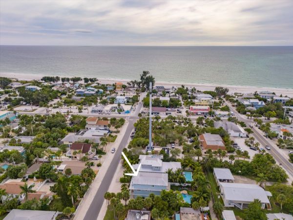 Island Luxe Retreat - Spacious Elegance Anna Maria Stroll Over to Beach