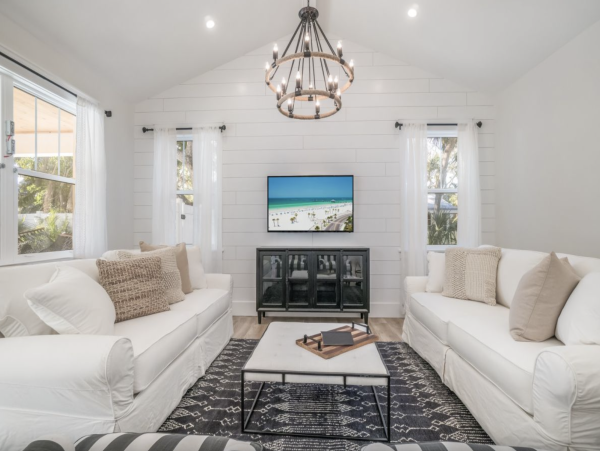 Charming Anna Maria Vacation Home One Block from Pine Avenue