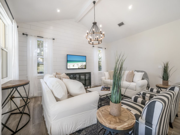 Charming Anna Maria Vacation Home One Block from Pine Avenue