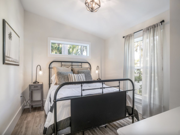 Charming Anna Maria Vacation Home One Block from Pine Avenue