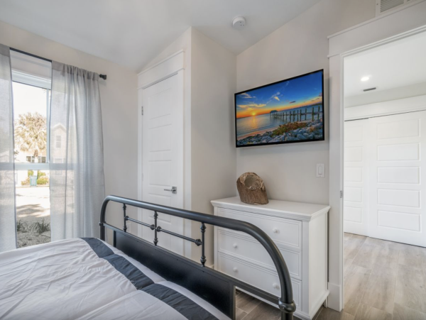 Charming Anna Maria Vacation Home One Block from Pine Avenue